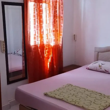 Merkezde Sirin Aile Evi فيلة